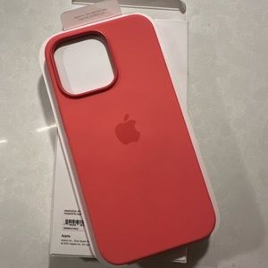Apple iPhone 13 Pro silicone case MagSafe pink pomelo